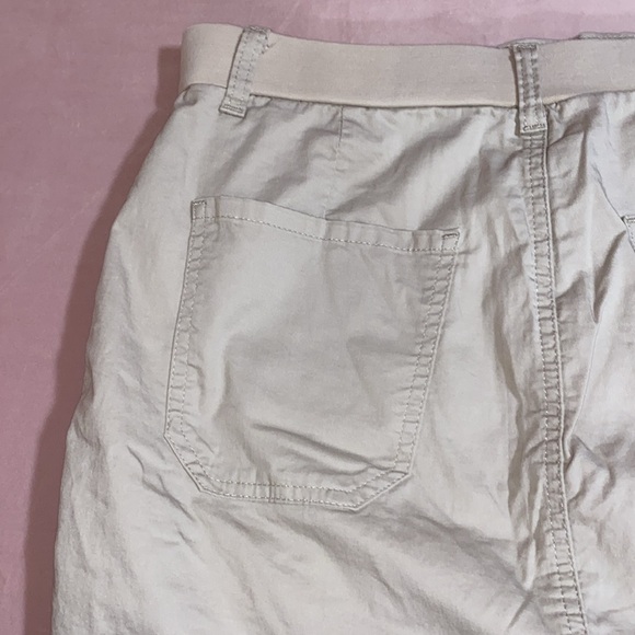 Riders by Lee Tan Skort - Picture 7 of 7